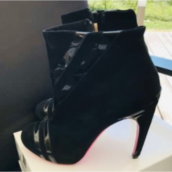 Emanuel Ungaro Black Suede $ Patent Leather Ankle Boots Size 39.5 - Picture 3 of 9